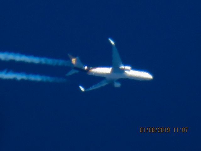 BOEING 767-300 (N337UP)