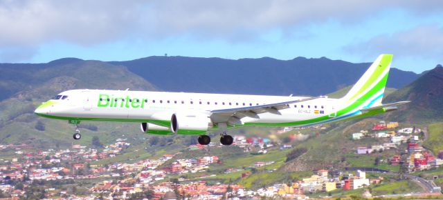 EMBRAER ERJ-190-400 (EC-OLZ)