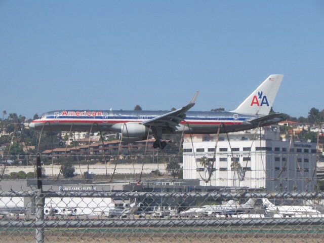 Boeing 757-200 (N630AA) - American Airlines Boeing 757-200 landing at San Diego 