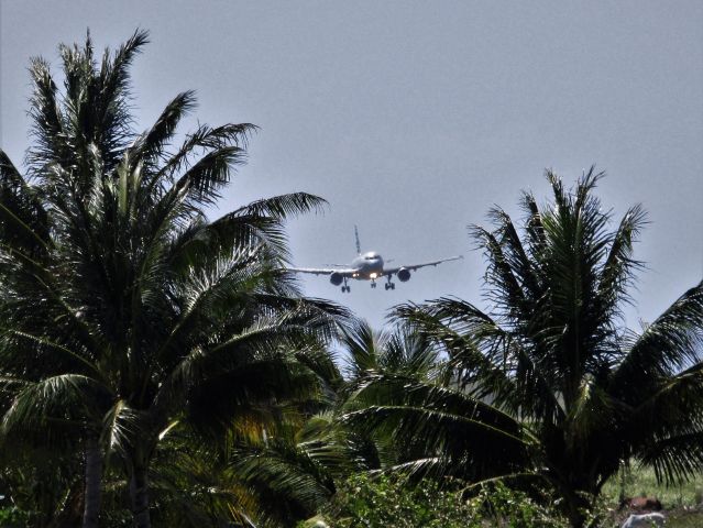 Airbus A319 (N710UW)