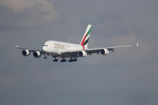 Airbus A380-800 (A6-EEO)