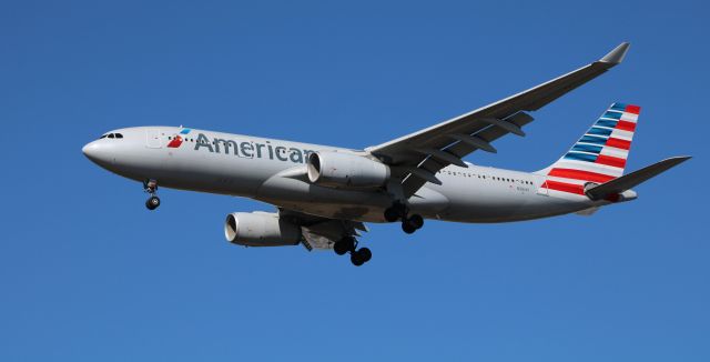 Airbus A330-200 (N287AY) - On final is this 2013 American Airlines Airbus A330-243 in the Winter of 2020.