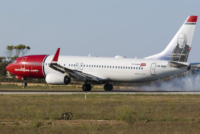 Boeing 737-800 (LN-NIH)