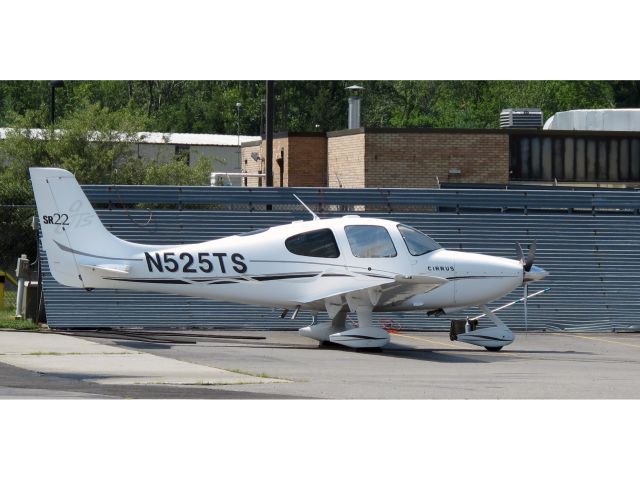 Cirrus SR-22 (N525TS) - A very nice Cirrus.