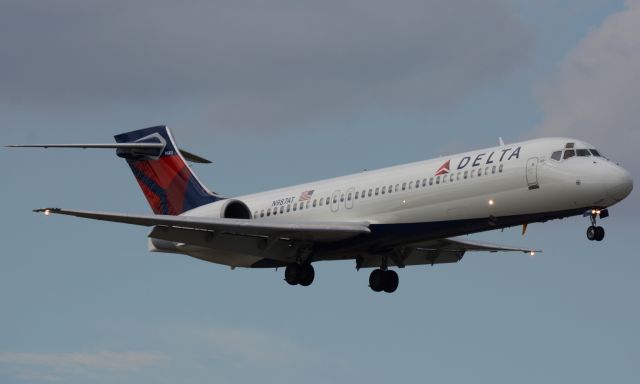 Boeing 717-200 (N987AT)