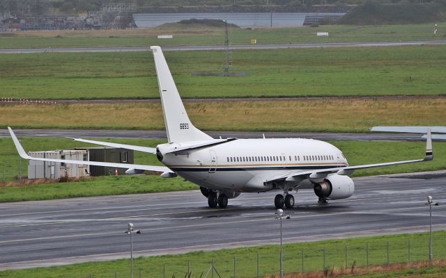 Boeing 737-700 (16-6693) - convoy4708 usn c-40a 166693 at shannon 26/8/18.