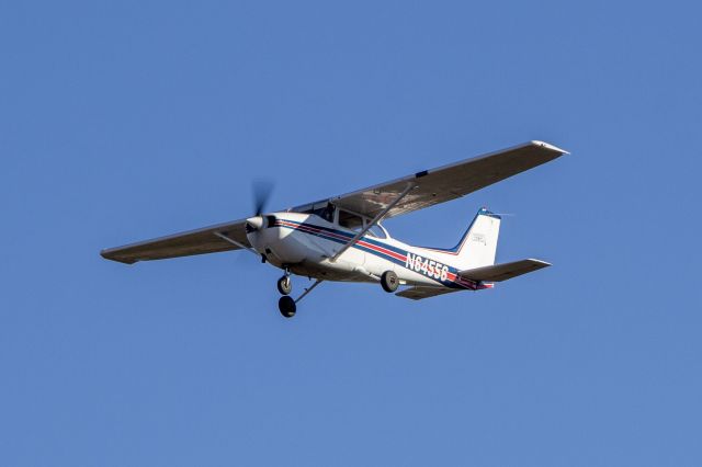 Cessna Skyhawk (N64556)