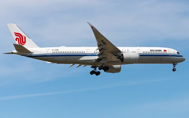 Airbus A350-900 (B-321M)