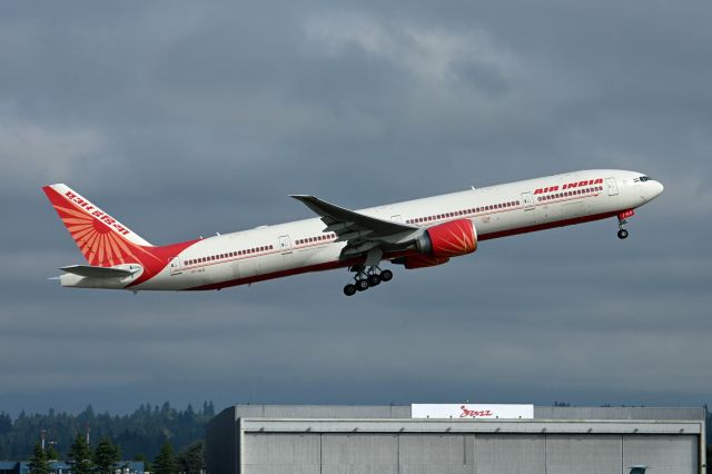 BOEING 777-300 (VT-ALQ)