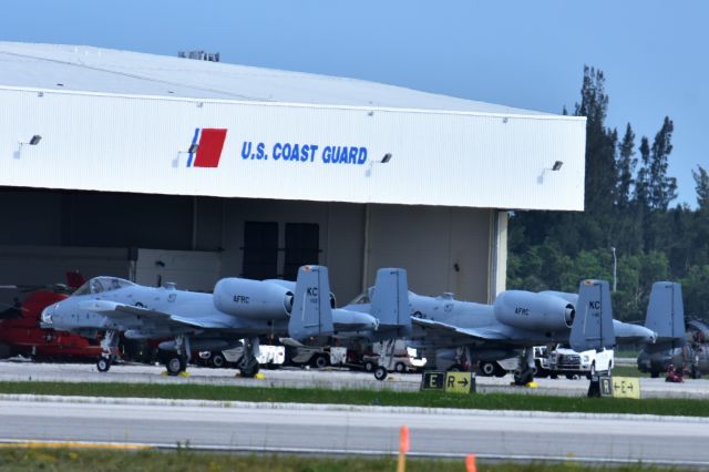 — — - FAIRCHILD A-10 THUNDERBOLT