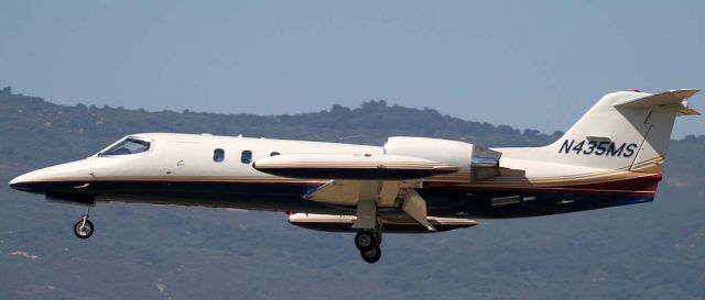 Learjet 35 (N435MS)