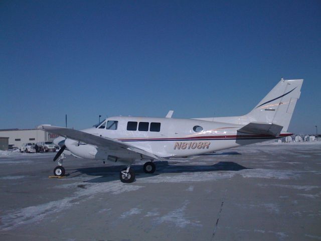 Beechcraft Queen Air (65) (N8108R)