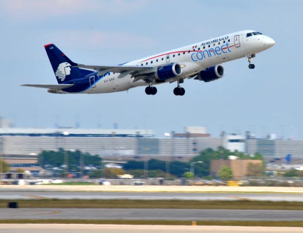 Embraer ERJ-190 (XA-GAK)