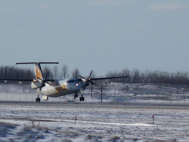 C-GJMI — - taking off of runway #07