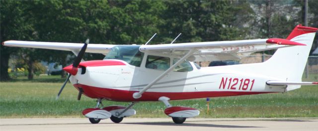 Cessna Skyhawk (N12181) - Wild River Flying Club