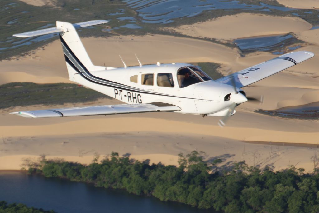 Piper Turbo Arrow 4 (PT-RHG)