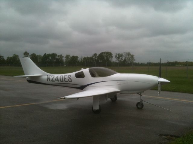 Lancair Legacy 2000 (N240ES)