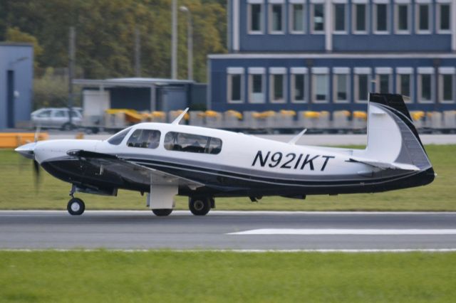 Mooney M-20 (N921KT)