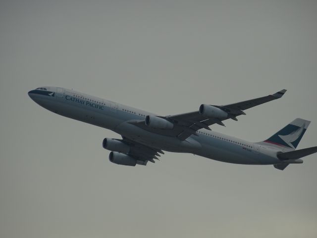 Airbus A340-300 (B-HXJ)