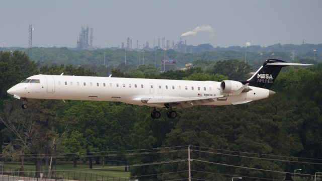 Canadair Regional Jet CRJ-900 (N959LR) - These now operate for United. A few of them are painted in a hybrid American Eagle / Mesa scheme.