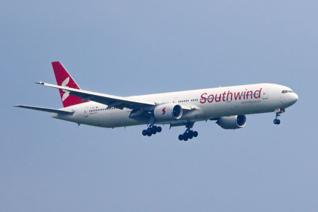 BOEING 777-300 (TC-GRU)