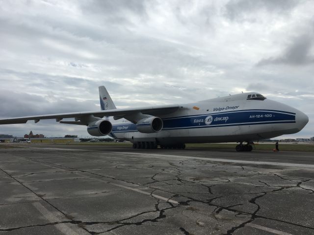 Antonov An-12 (RA-82079)