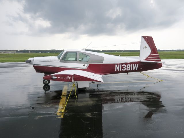 Mooney M-20 (N1381W) - Gathering for the Mooney arrival at Oshkosh 2015.