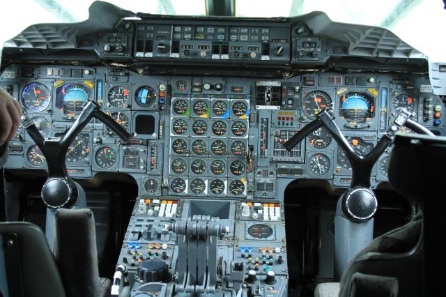 — — - Concorde Flight Deck New York