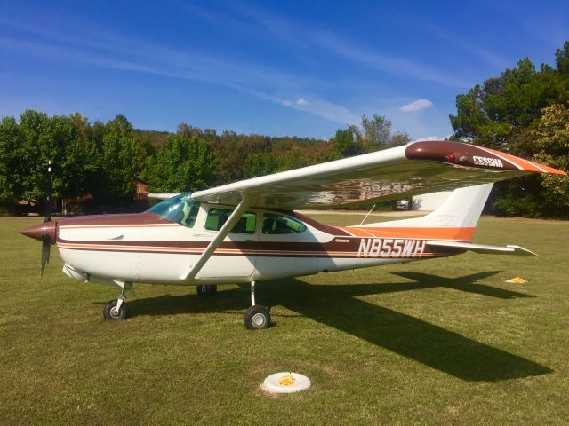 Cessna Skylane RG (N855WH) - At Gastons White River Resort, October 2015.