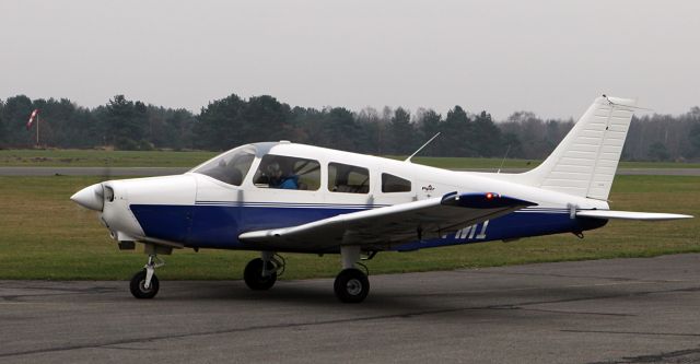 Piper Cherokee (OO-TMI)