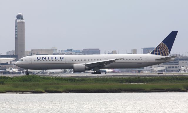 BOEING 767-400 (N78060) - Mechanical diversion from IAD