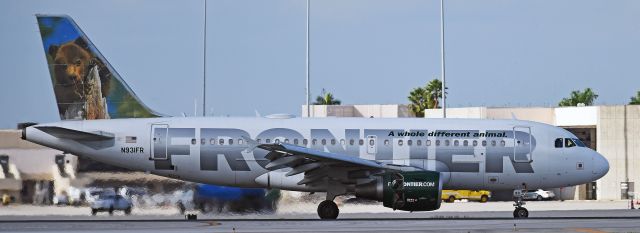 Airbus A320 (N931FR)