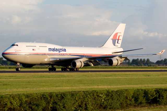 Boeing 747-400 (9M-MPP)