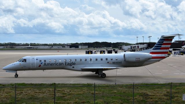 Embraer ERJ-135 (N848AE)