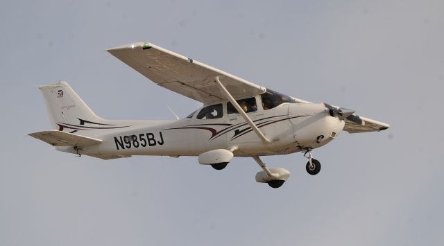 Cessna Skyhawk (N985BJ)