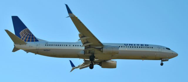 Boeing 737-900 (N69847)