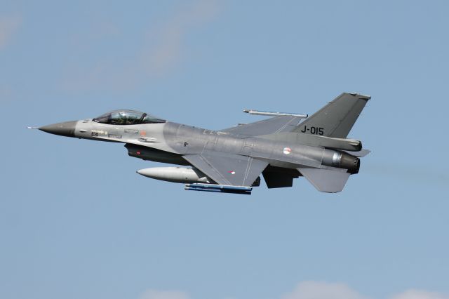 Lockheed F-16 Fighting Falcon (J015)