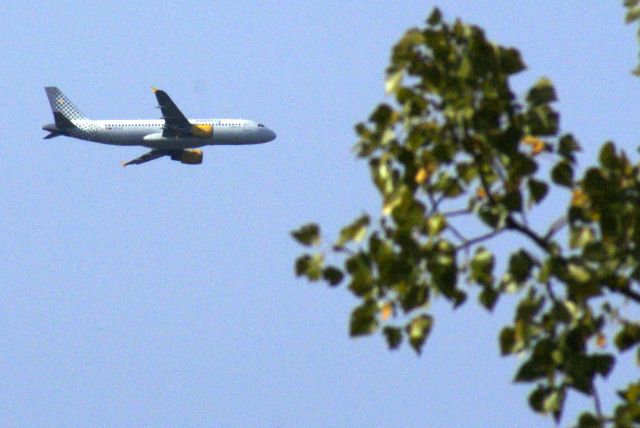 — — - zondag 5-10-2014 15:43 uur, boven Leiden op weg naar Schiphol Amsterdam