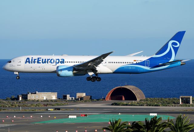 Boeing 787-9 Dreamliner (EC-NVY)