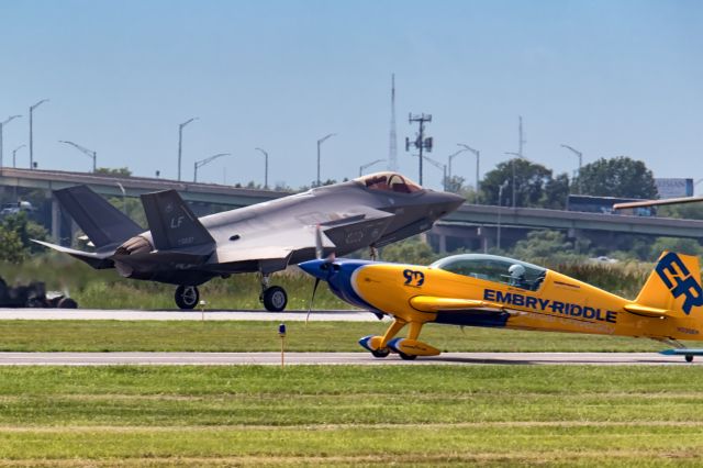 Lockheed F-35C — - Matt Chapman looks on as an F35 Lightning makes it grand entrance for the 2016 Chicago Air & Water Show.