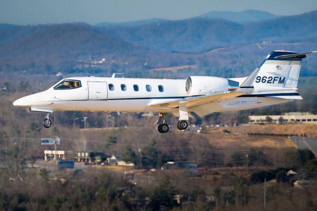 Learjet 31 (N962FM) - 18_Jan_2010