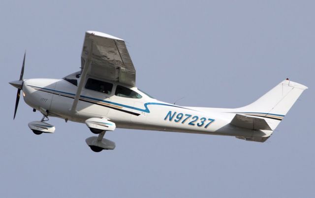 Cessna Skylane (N97237)