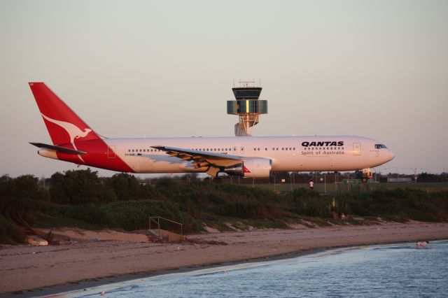 BOEING 767-300 (VH-OGR)