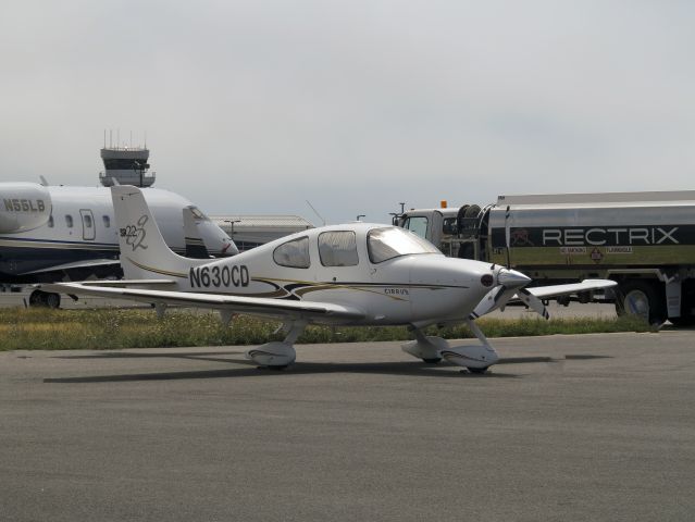 — — - A very nice Cirrus at Rectrix FBO.