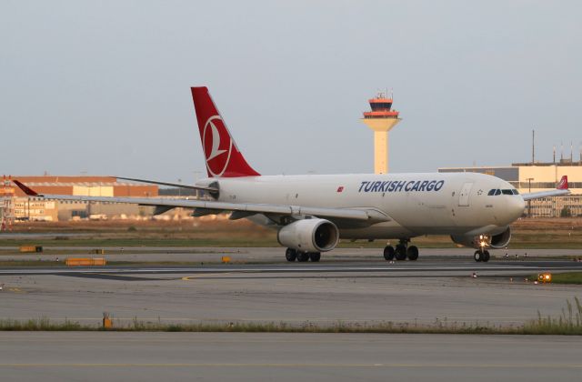 Airbus A330-200 (TC-JDR)