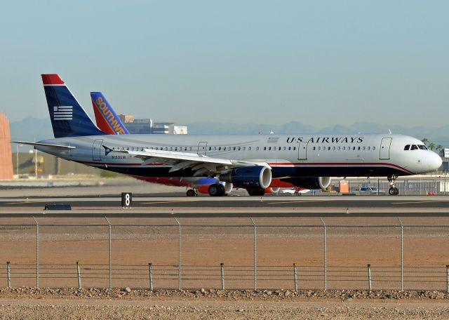 Airbus A321 (N153UW)