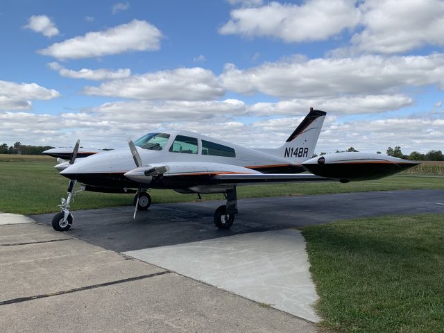 Cessna 310 (N14BR)