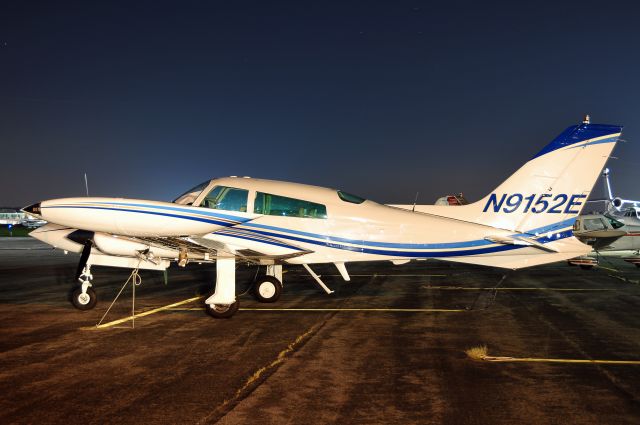 Cessna 310 (N9152E) - Seen at KFDK on 8/26/2010.    http://discussions.flightaware.com/profile.php?mode=viewprofile&u=269247