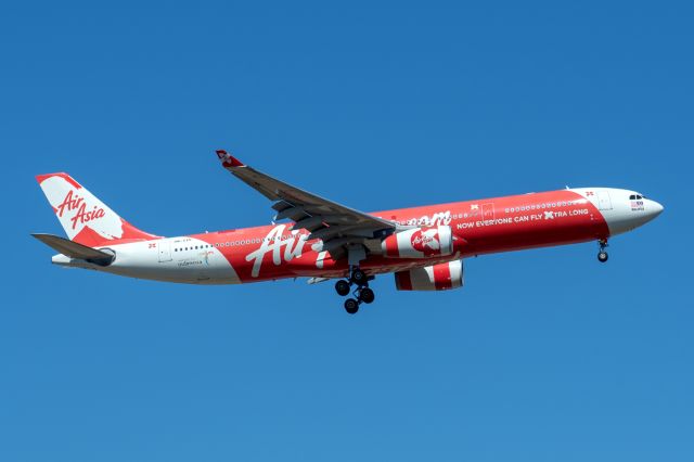 Airbus A330-300 (9M-XXR) - Airbus A330-343 cn654. AirAsia X 9M-XXR final RWY 21 YPPH 27 January 2024