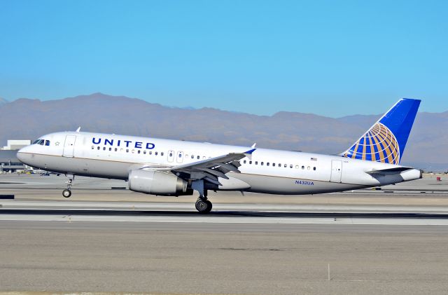 Airbus A320 (N432UA) - N432UA United Airlines Airbus A320-232 / 4632 (cn 587)  - Las Vegas - McCarran International (LAS / KLAS) USA - Nevada, December 21, 2012 Photo: Tomás Del Coro